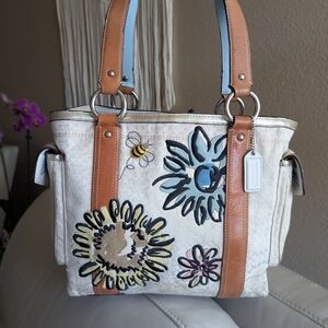 Limited Edition CoachFlower Bumble BeeSignature Gallery Tote Bag, which also g